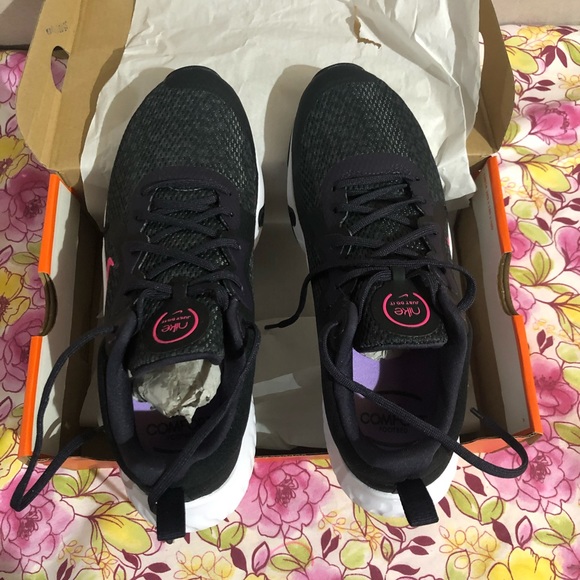 Nike Women Running Shoe - Picture 5 of 7